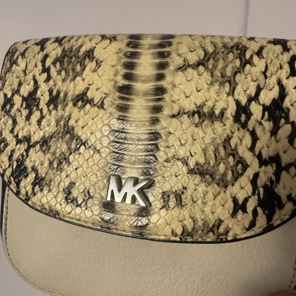 #201 Michael Michael Kors Python Half Dome Small Crossbody Bag - Picture 10 of 16